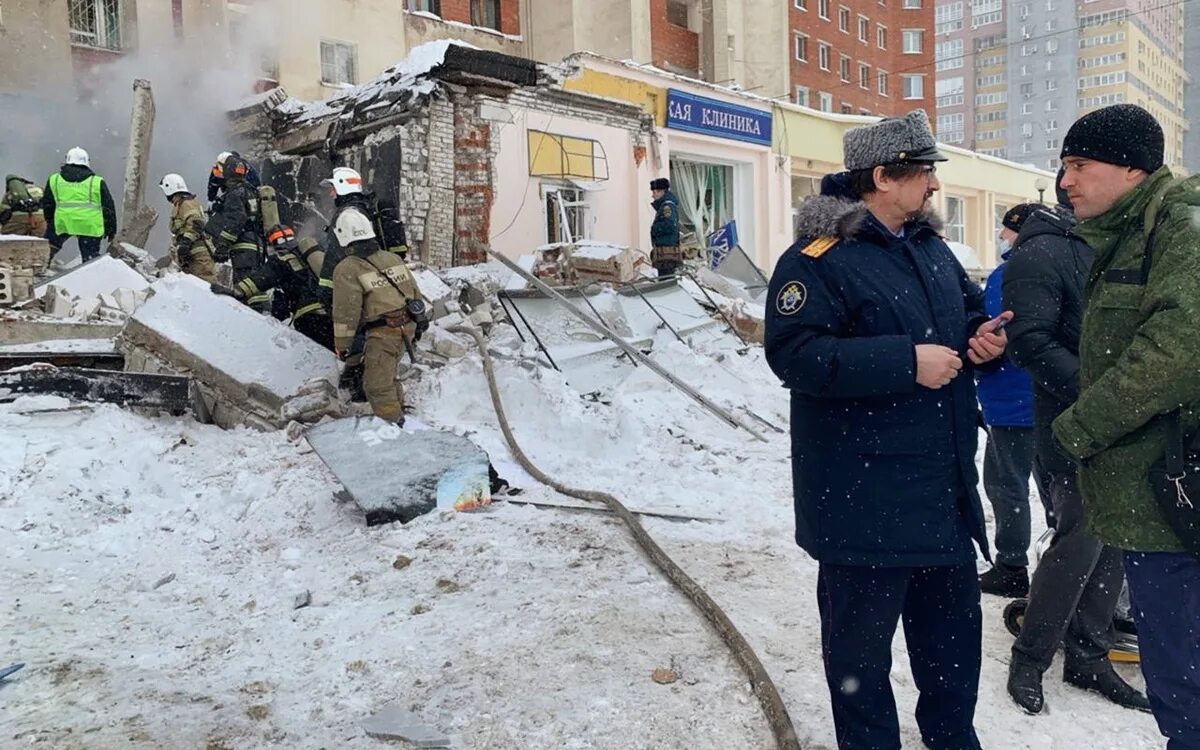 Что случилось в доме сегодня. Взрыв газа Мещерский бульвар. Взрыв на Мещере Нижний Новгород. Взрыв газа в пятиэтажке в Нижнем Новгороде. Нижний Новгород взрыв газа на Мещере.