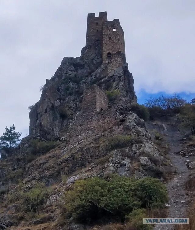 Родовые башни. Башни вовнушки ингушетия. родовые башни ингушетии вовнушки. вовнушки, боевая башня. джейрахско-ассинский заповедник (ингушетия).