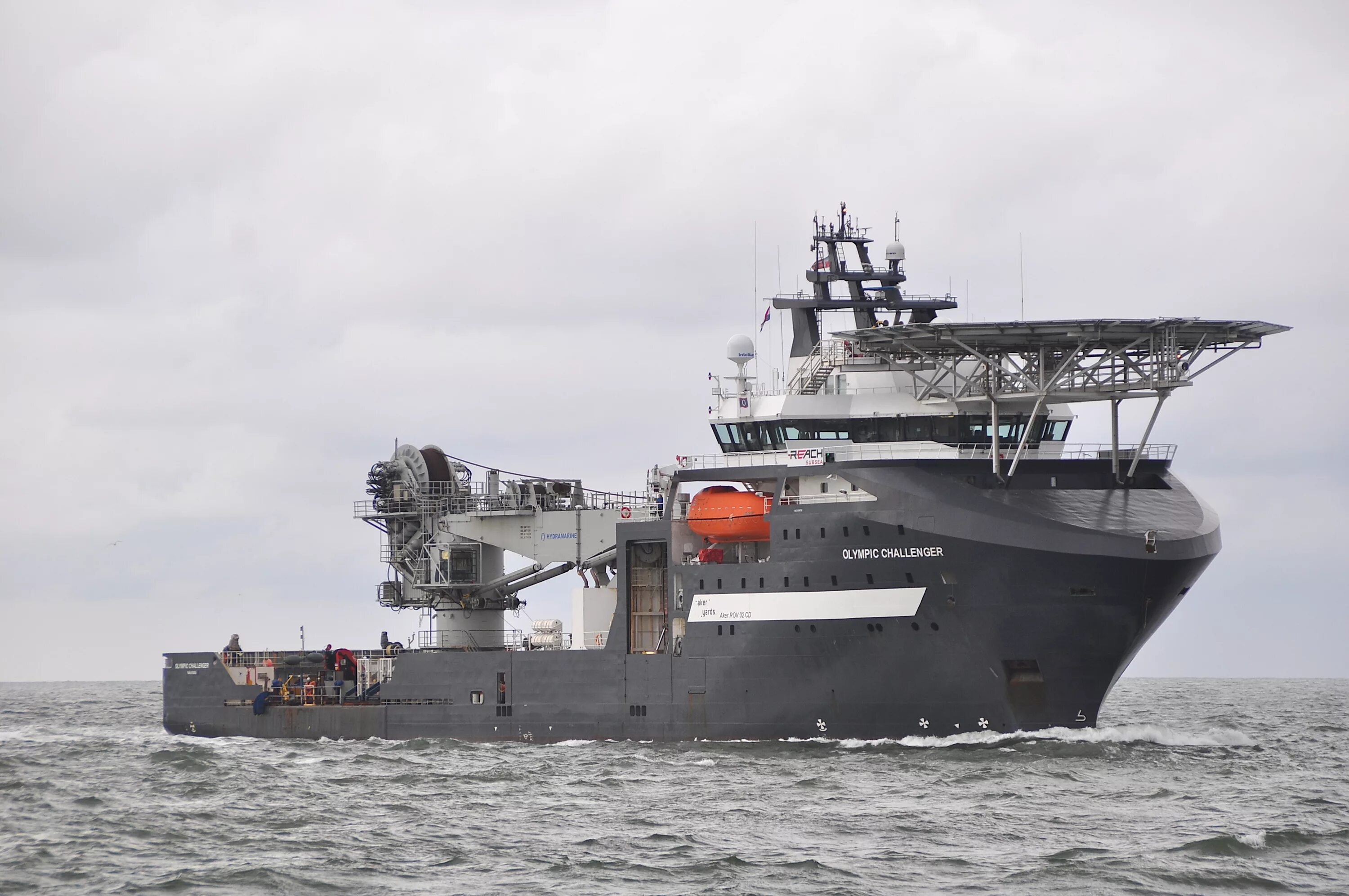 Научное судно челленджер какой океан. Olympic Challenger Vessel. Олимпик Челленджер судно. Английское судно Челленджер. Британский корабль Челленджер.