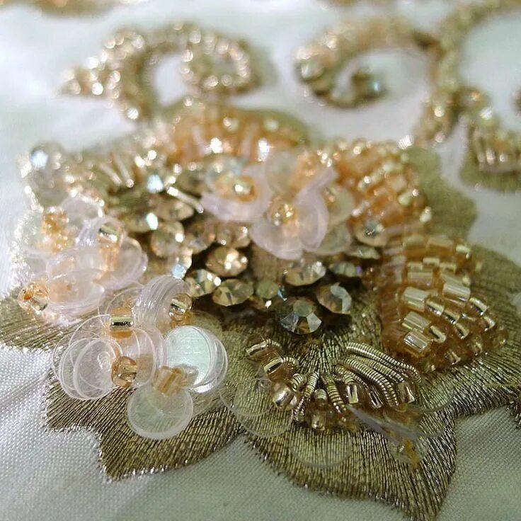 Зардози индийская вышивка. Шитье жемчугом. Вышивание бисером. Вышивка золотом и жемчугом. Казанская икона божией матери жемчужный оклад.