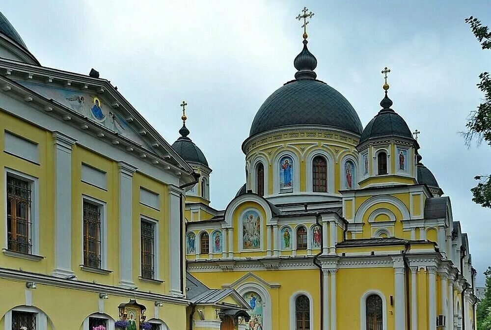 Церковь матроны московской адрес. Матрона Московская Покровский монастырь. Покровский женский монастырь Москва. Храм Покровский монастырь Матрона Московская. Монастырь Матроны на Таганке.