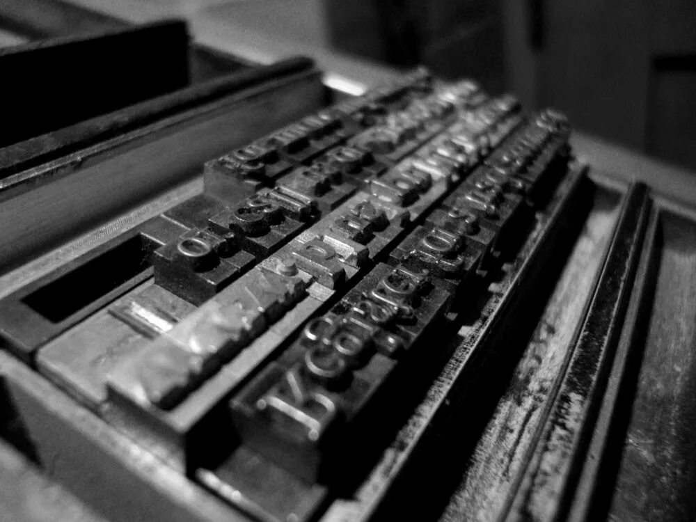 Высокая печать красивая. The movable Type Printing Press. Постер с буквами высокая печать. Верстатка.