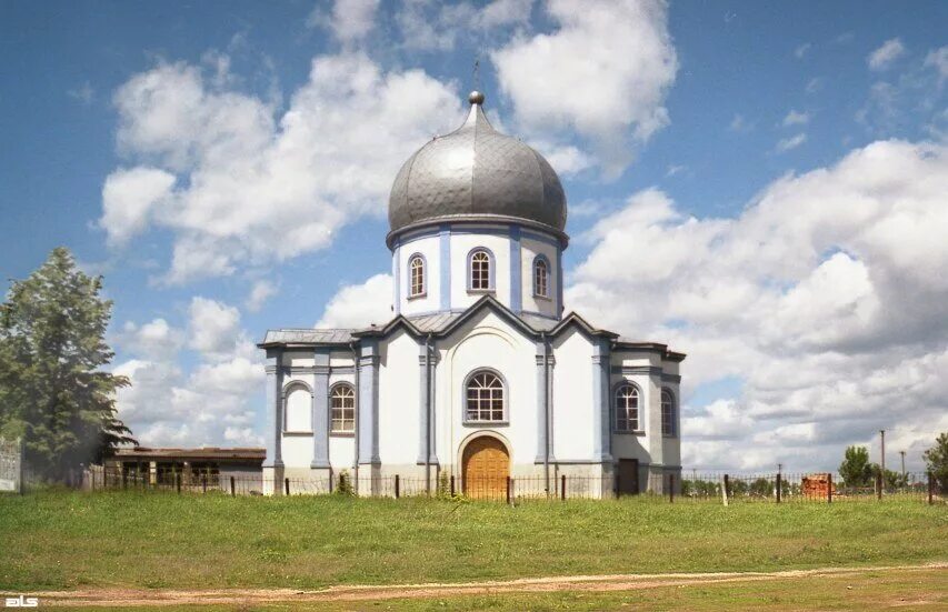 храм в изюме харьковской области. харьковская область церкви. кафедральный свято-вознесенский собор изюма. церковь архангела михаила пересечное. украина кочеток церковь.