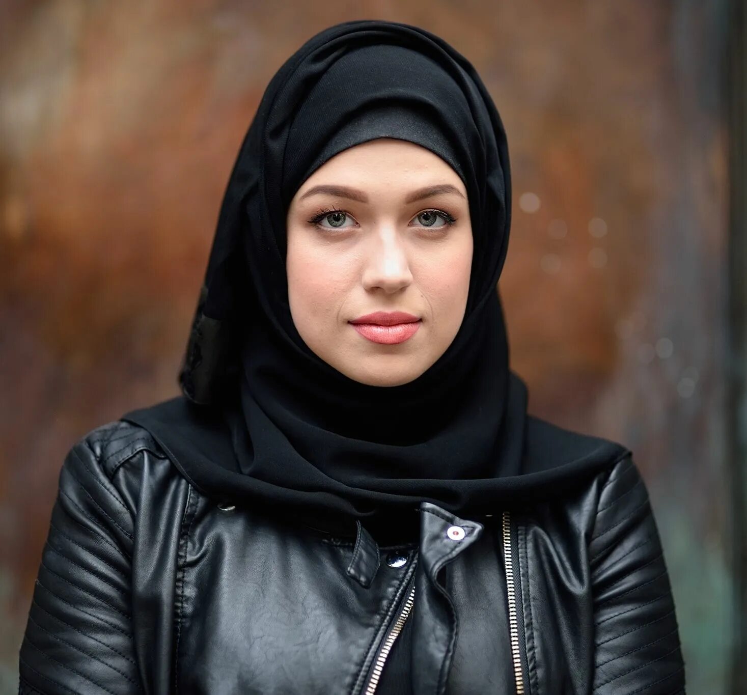 дагестанские женщины. русская девушка мусульманка. глава союза мусульманок рф. верующие мусульманки. православная девушка.