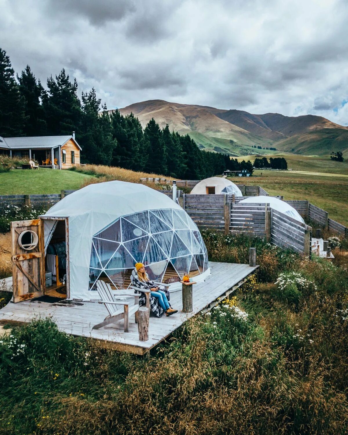 Garuda glamping abkhazia. Глемпинг Гаруда глэмпинг Абхазия. Глэмпинг Лаго Наки. Аршан глэмпинг. Глэмпинг в горах Кабардино-Балкарии.