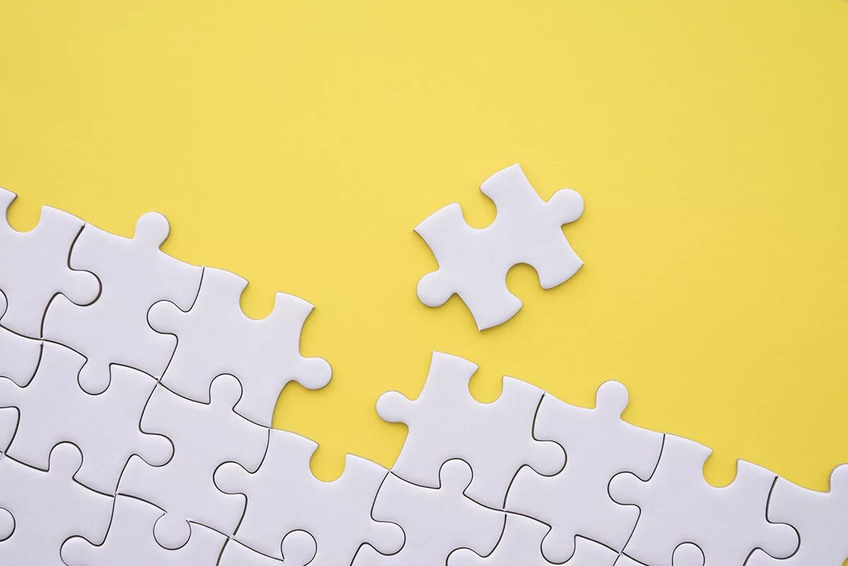 Пазл машина 35 деталей midi. Мультяшная машинка скорой помощи. Пазл. Пазлы скорой помощи. Пазлы грузовик для маленьких.