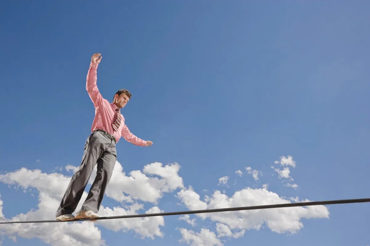 Методы преодоления страха. Преодоление фобии. Памятка как побороть страх. Человек перед пропастью. Памятка преодоление страха.