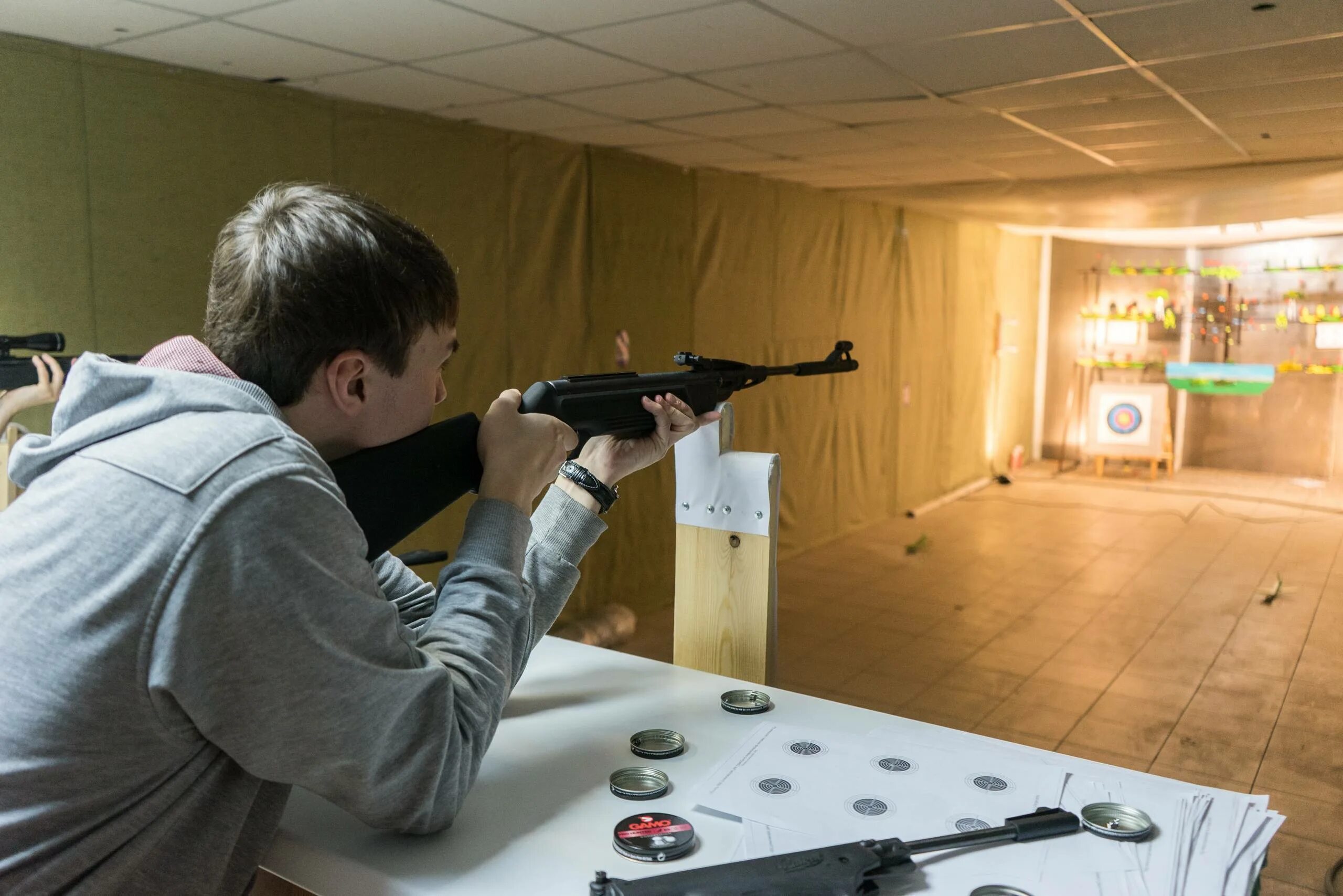 Что нужно чтобы попасть в тир. Винтовка для тира воздушка. снайперская винтовка тир. ружье для тира воздушка. пневматический тир.