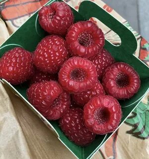 Малиново клубничный