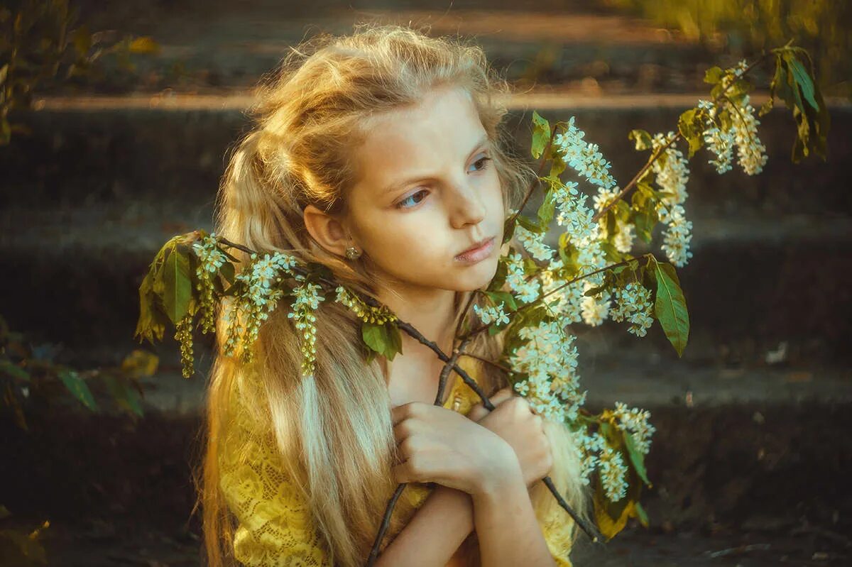 Сделать художественное фото. Photosite. photosight. латвийские фотосайты. портрет через веточки.