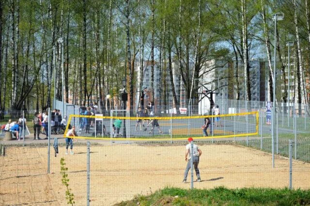 Парк соловьиная роща смоленск. Лицей в соловьиной роще. Соловьиная роща арка. Новый лицей в соловьиной роще. Новая школа на улице рауиса гареева.