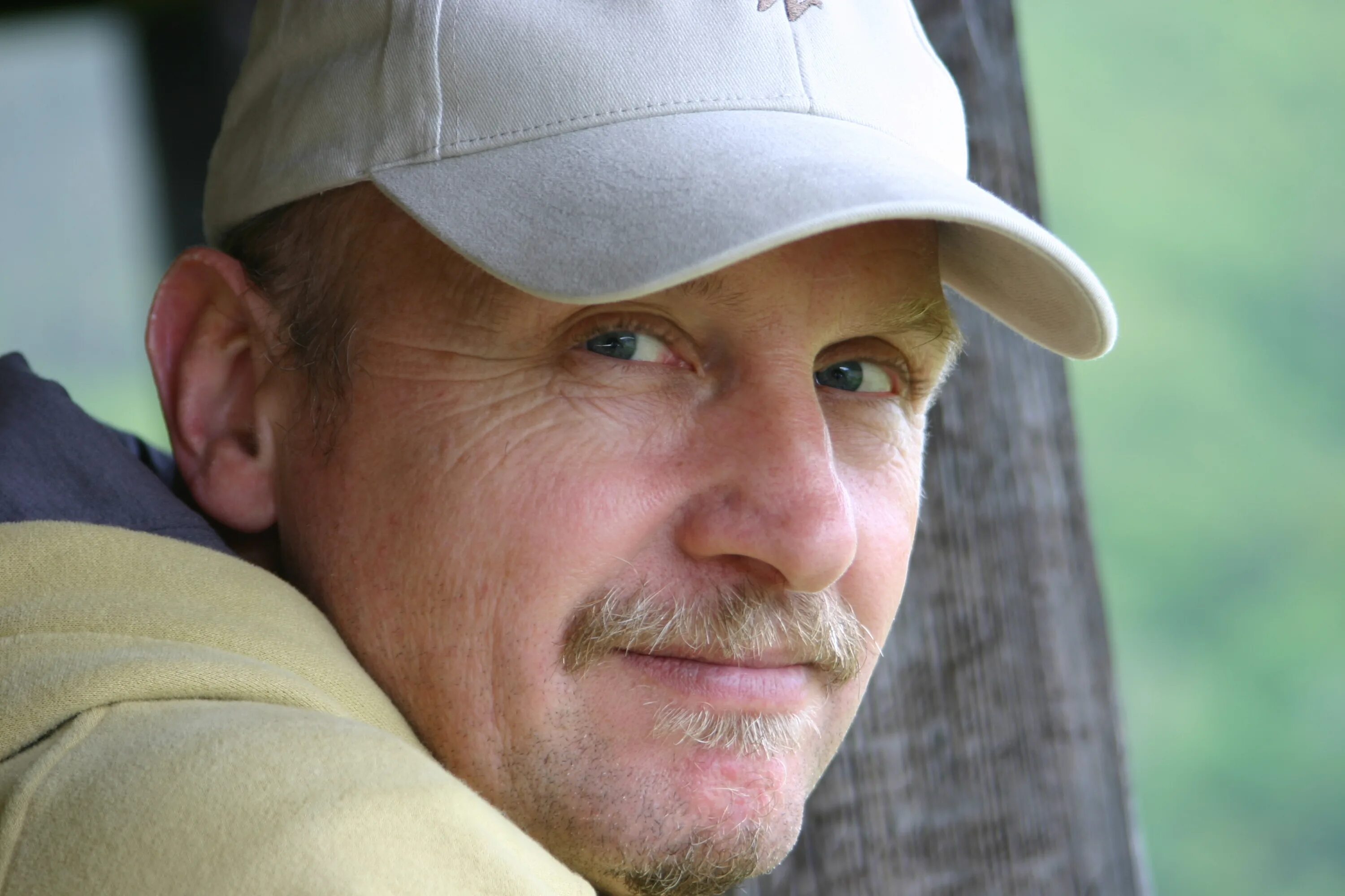 алексей потаенков воронеж. красивый мужчина средних лет. мужчина средних лет улыбается. русский мужчина средних лет. фото красивого мужчины 50 лет.