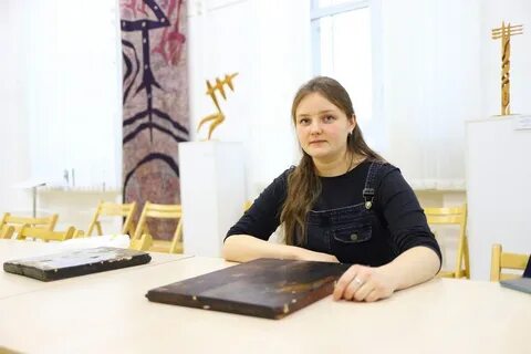 Девушка реставратор
