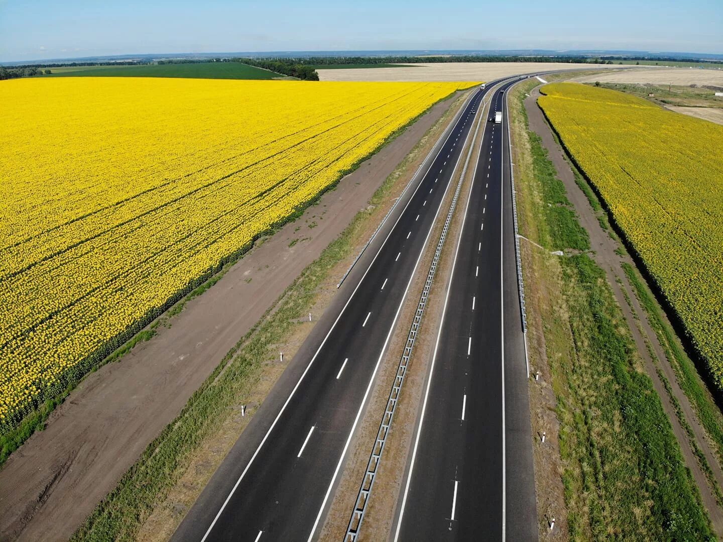 Та украины дороги. Плохие дороги украины. Та украины дороги. Разбитые дороги украины. Та украины дороги.