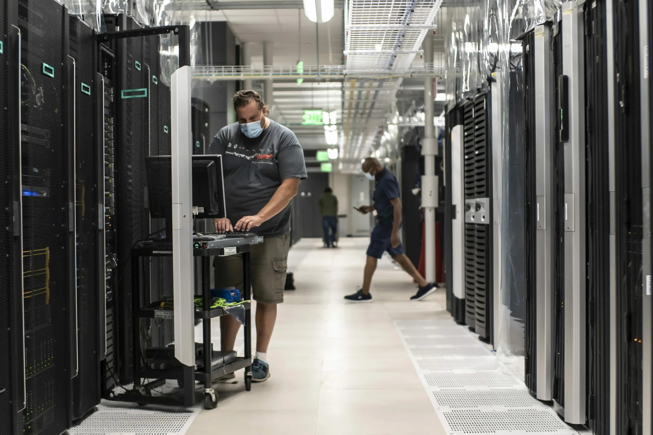 Станет сервер. Hewlett packard enterprise (hpe). серверы российского производства. производство серверов.