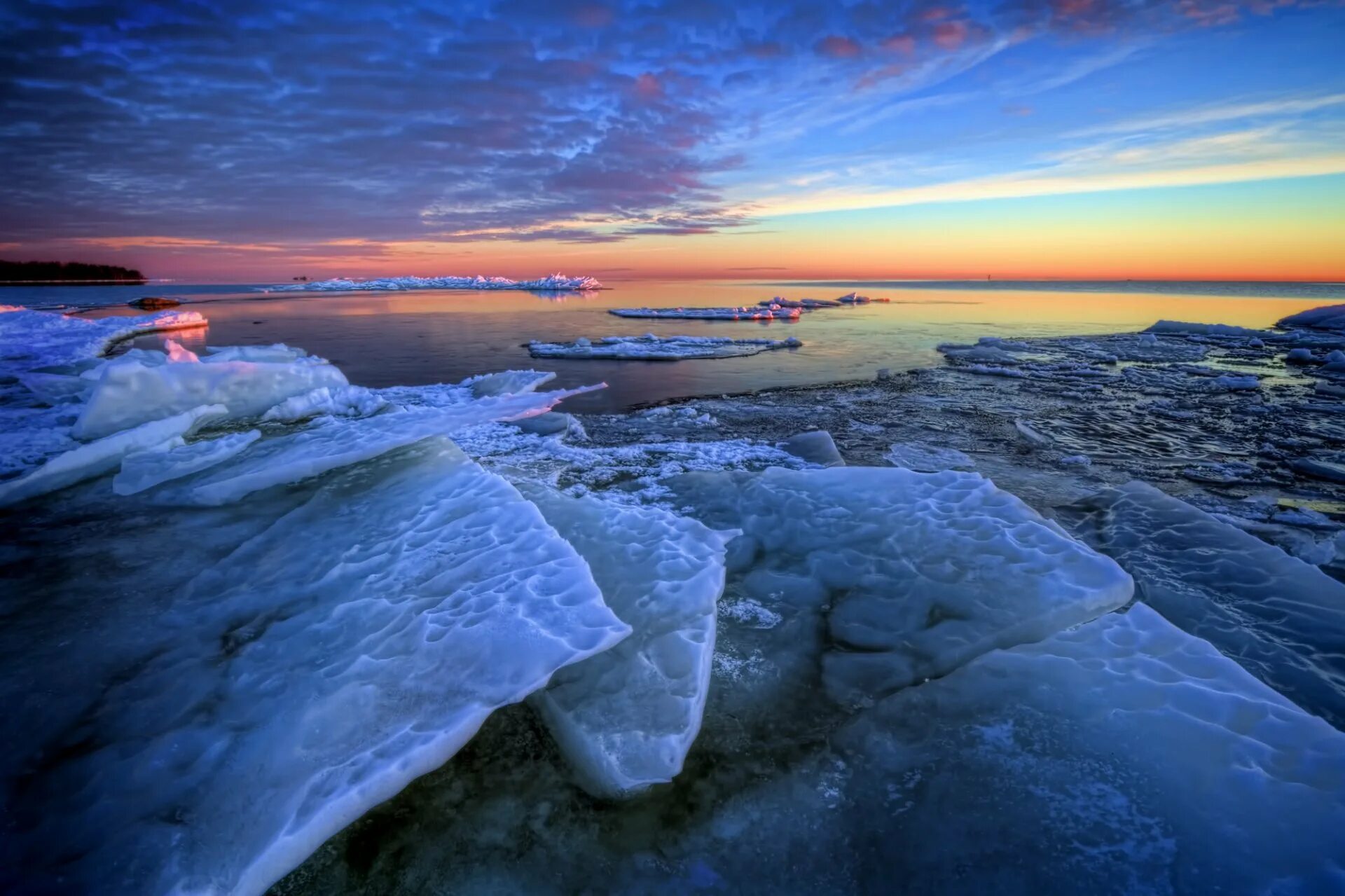 Красивое море зимой. Баренцево море льды. белое море северного ледовитого океана. северный ледовитый океан замерзает. берег северного ледовитого океана.
