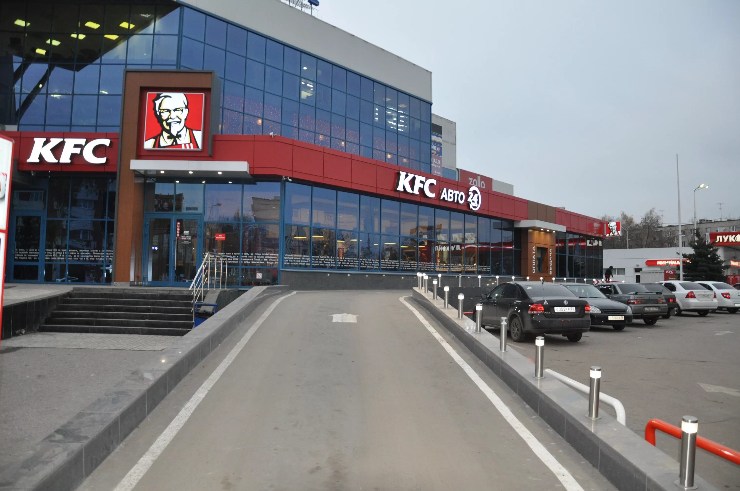 Комсомольский проспект 28д челябинск. Kfc йошкар. Кфс йошкар-ола. Кфс магазин. Кфс бейкер.