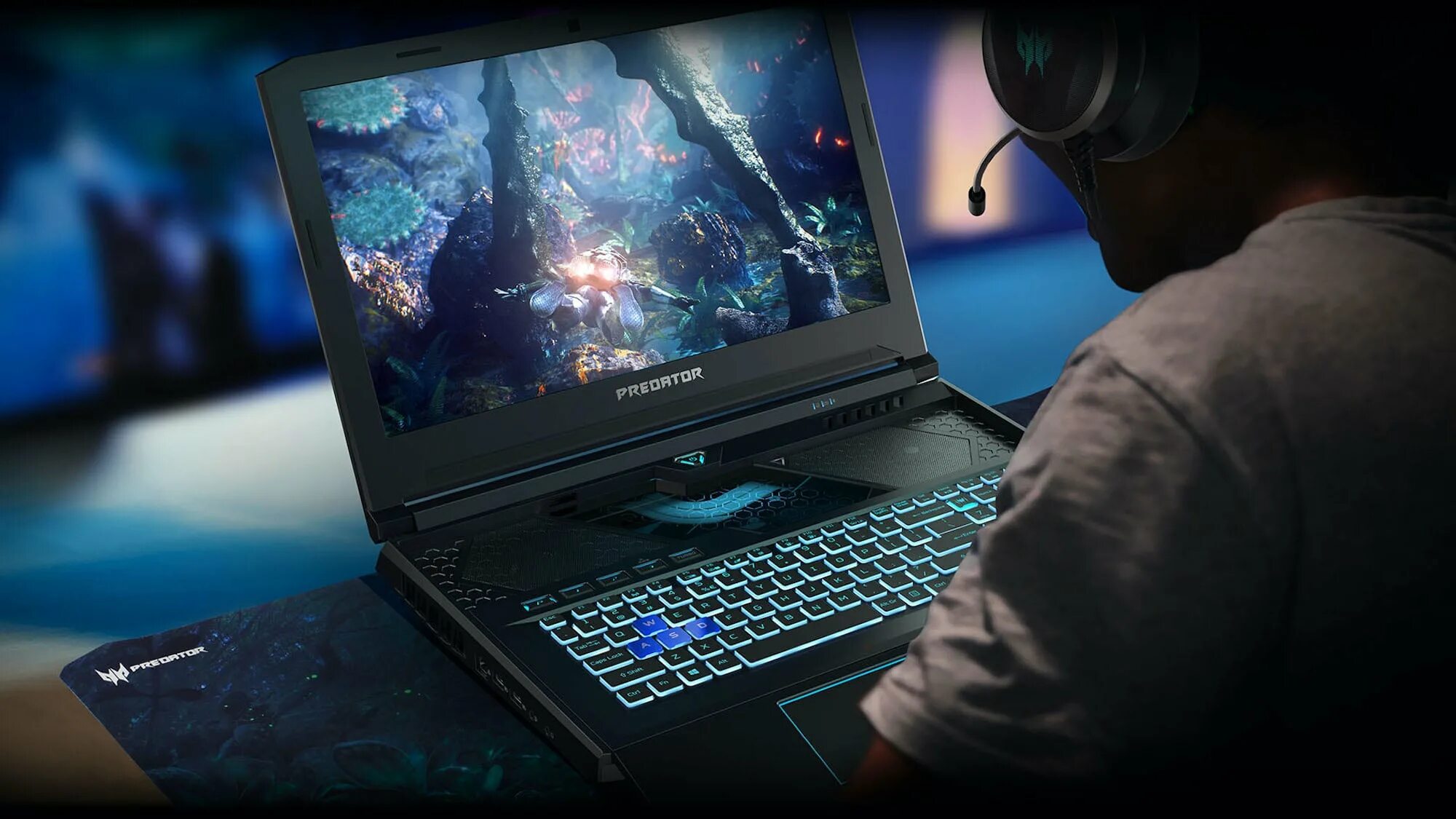 Лучший ноутбук для работы и игр 2025. Ноутбук predator helios 700. acer predator helios 700. ноутбук acer predator helios 700. ноутбук игровой acer predator 2025.