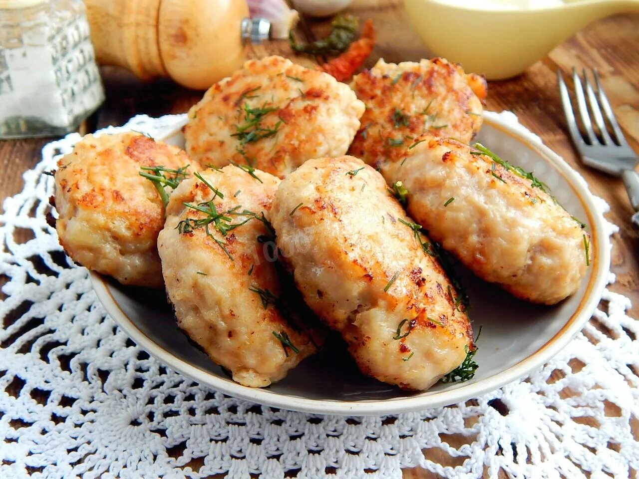 Рецепт пп котлет. Куриные ландорики. куриные котлеты пп. куриные котлеты тонкие. пп котлеты из куриного фарша.