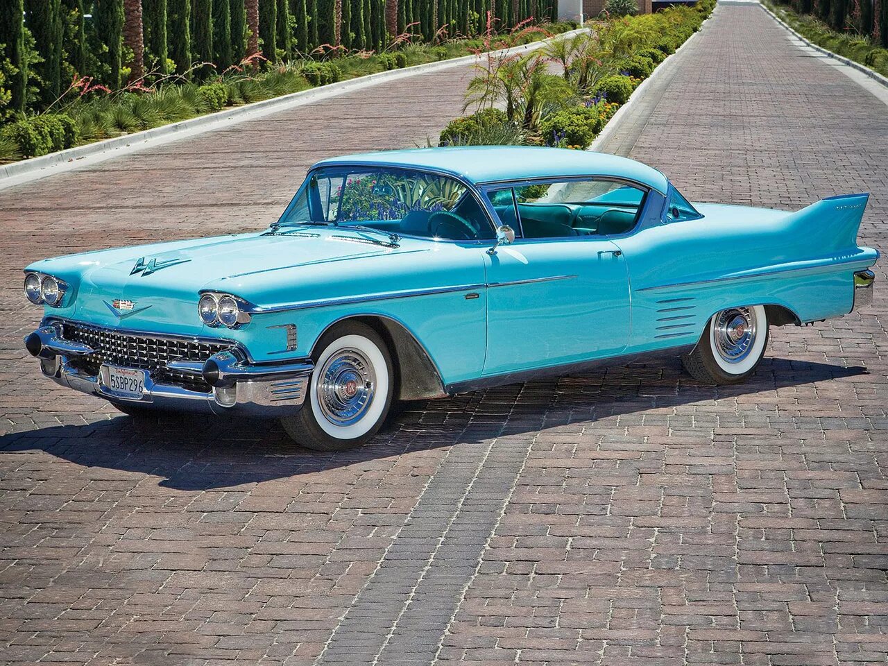 Американские машины 60. Cadillac Eldorado 1950. Cadillac 50. 1961 Cadillac Hardtop,. Кадиллак Эльдорадо 50х.