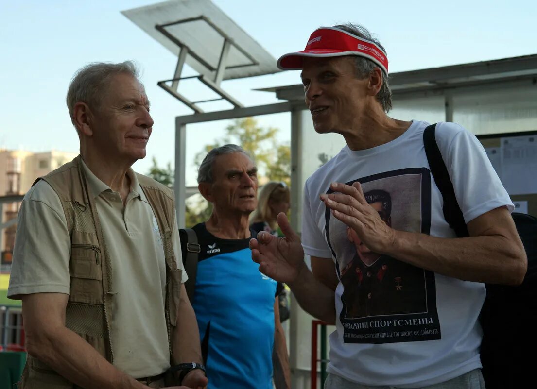 сталин в золоте. а ты подписался. не завоюете золото поедете его добывать. высказывания сталина смешные. сталин товарищи спортсмены.