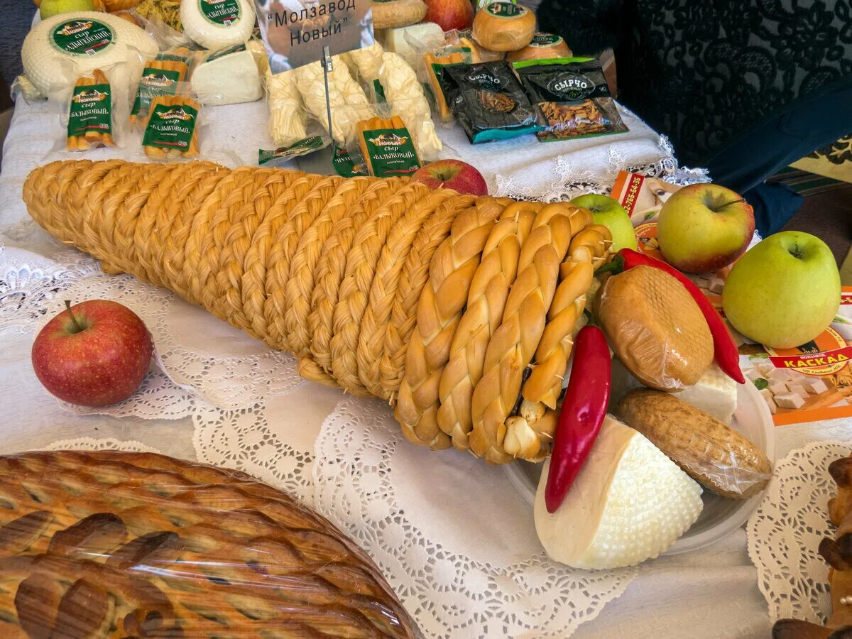 Турецкие сувениры. Сувениры из адыгеи. Шерстяные изделия. Сувениры из деревни. Адыгейский мед.