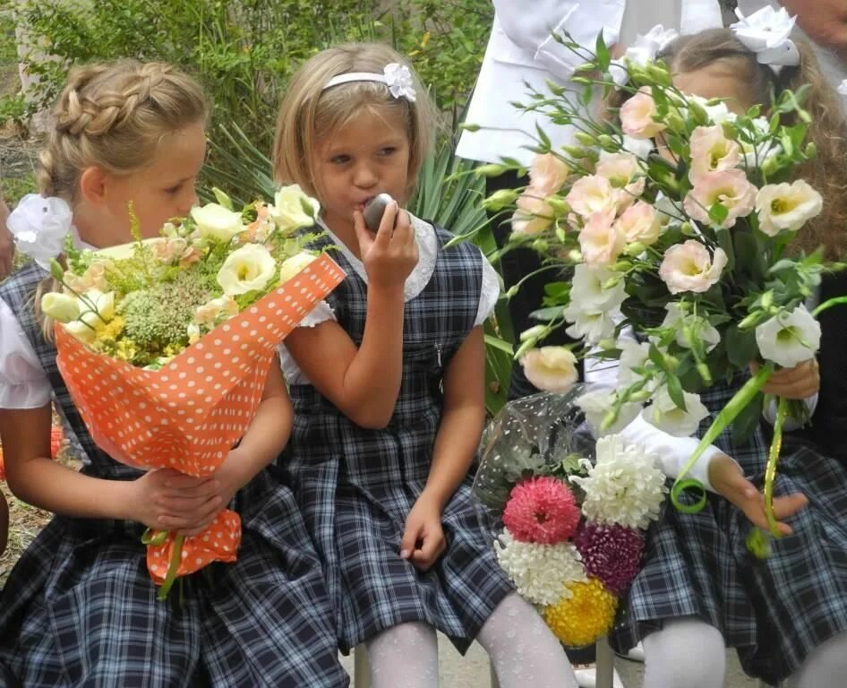 Первоклассница. Первоклашки.букет.банты.. Капсула для первоклассницы. Колокольчик "первоклассница". Гигантские первоклассницы.