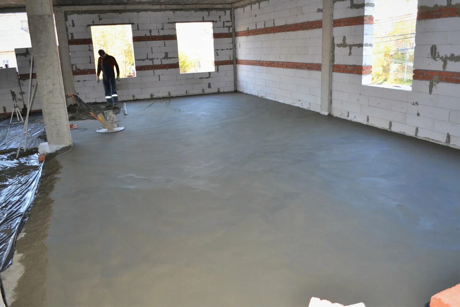 стяжка цементная перлитовая. стяжка квадратного метра. наливной пол профикс стяжка. стяжка квадратного метра. стяжка пола квадратами.