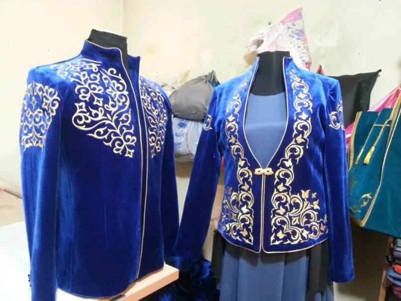 Татарская Национальная одежда камзол. Шапан казахская одежда. Казахская Национальная одежда чапан. Казахская Национальная одежда женский камзол.