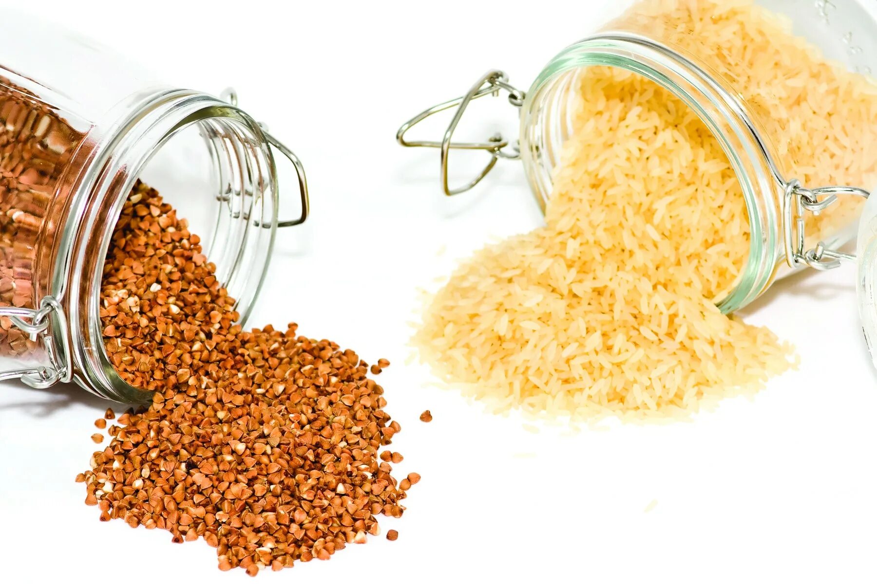 Цельнозерновая овсянка каша. Крупы сухие и готовые. Крупы разрешенные при сахарном диабете 2 типа. Киноа каша бжу. Пшенная каша крупа.