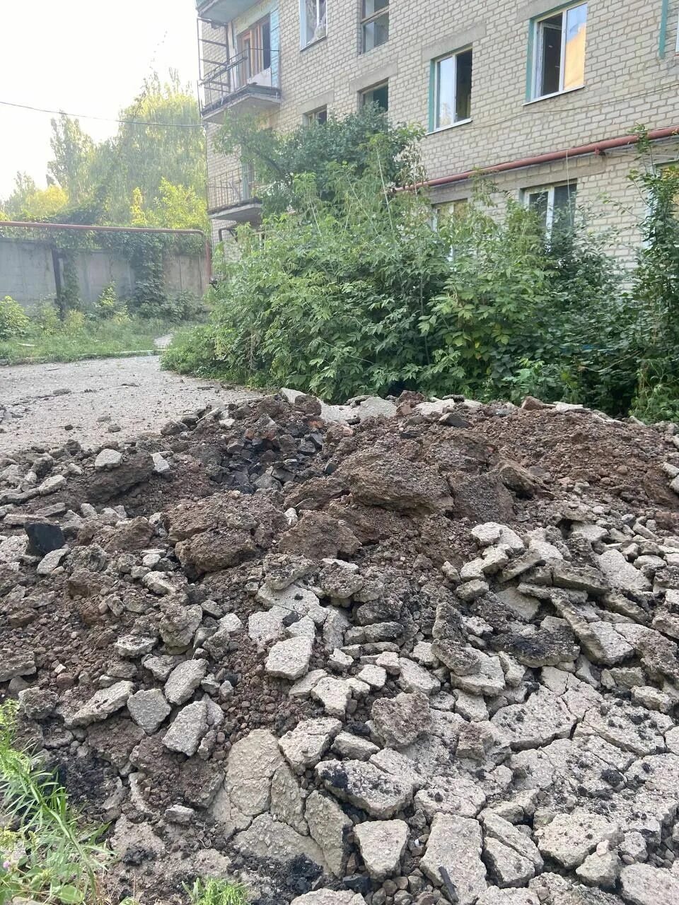 Горловка сегодня последние. Первомайская 87 горловка. горловка сейчас. последствия обстрела горловки. горловка 18.08.2025.