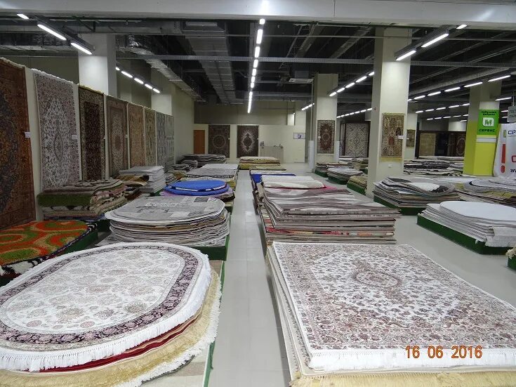 магазин ковров фасад. семь слонов курск ковры. ковровый центр турции. персидские ковры дорожки мегагринн курск. ковровый центр курск.