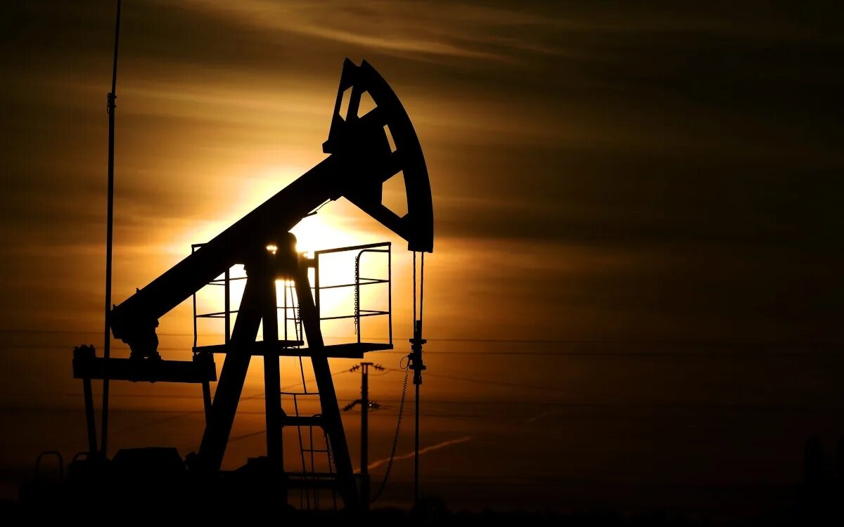 Цена нефти Brent упала ниже $100 за баррель впервые с 7 июля - РБК Инвестиции