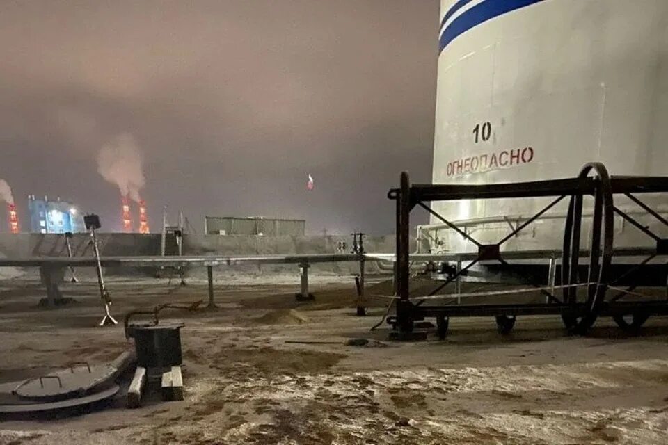 Норильск Нефтебаза. Разлив топлива в Норильске. Разлив на нефтебазе. Разлив нефти в Норильске. Разлив горючего