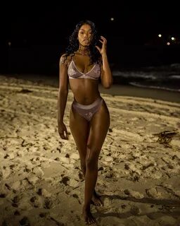Asia @asiaeros: Skinny Dip - Photo Mark.