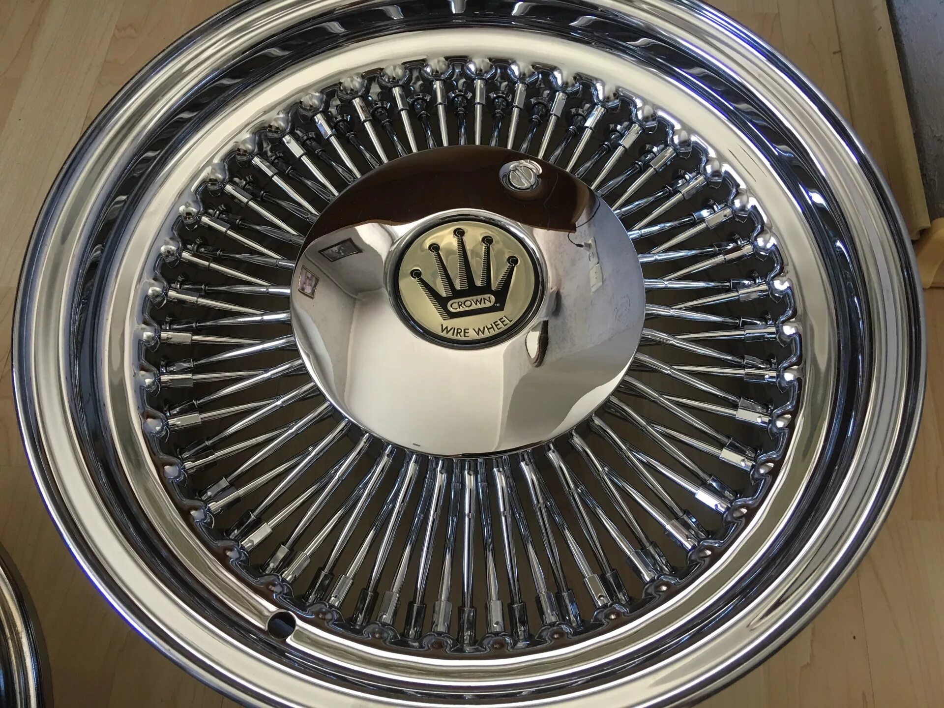 Колпаки спицы. Диски спицованные r15 5x114.3 Toyota Crown. Диски r15 хром спицы. Диск Тойота хромированный r20. Колпаки хром 16 радиус.