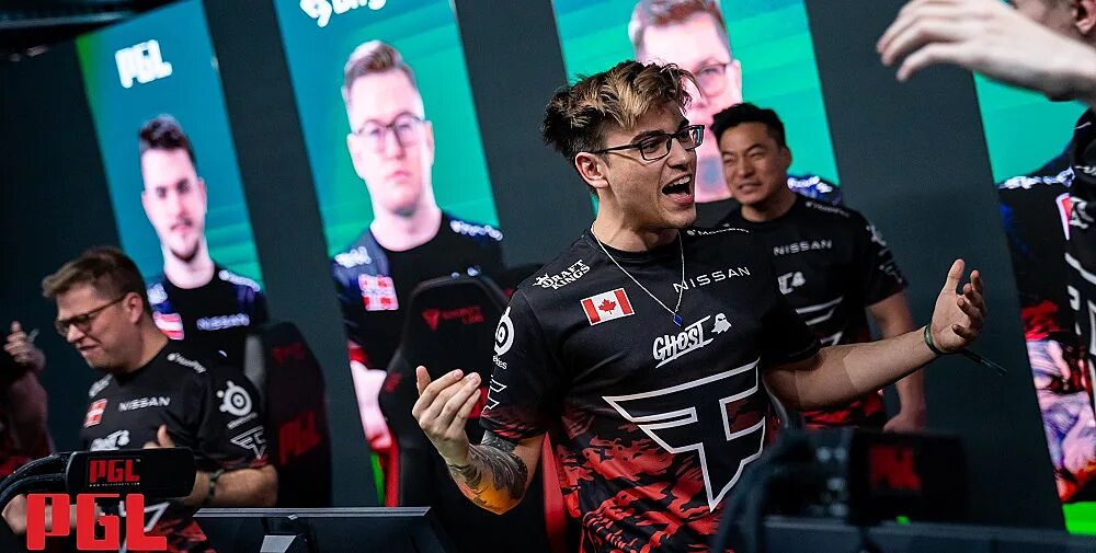 Pgl cs2 major copenhagen 2024 opening stage. FAZE Clan 2022. Твист FAZE Clan. Twistzz Рассел Ван Далкен. FAZE Clan форма 2022.