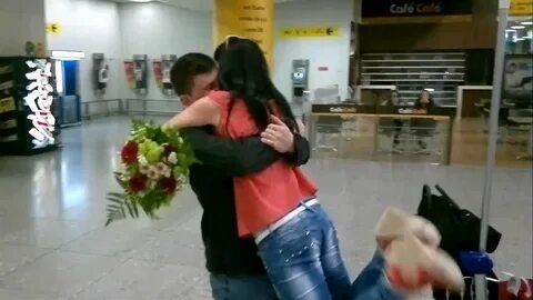 Подруга попросила встретить мужа с аэропорта