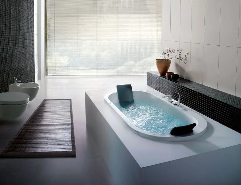 Ванна акриловая отдельностоящая. Ванная villeroy boch 190x90. Овальная ванна 180 80. Ванна овальная встраиваемая в подиум. Ванна отдельностоящая овальная 170 со смесителем.