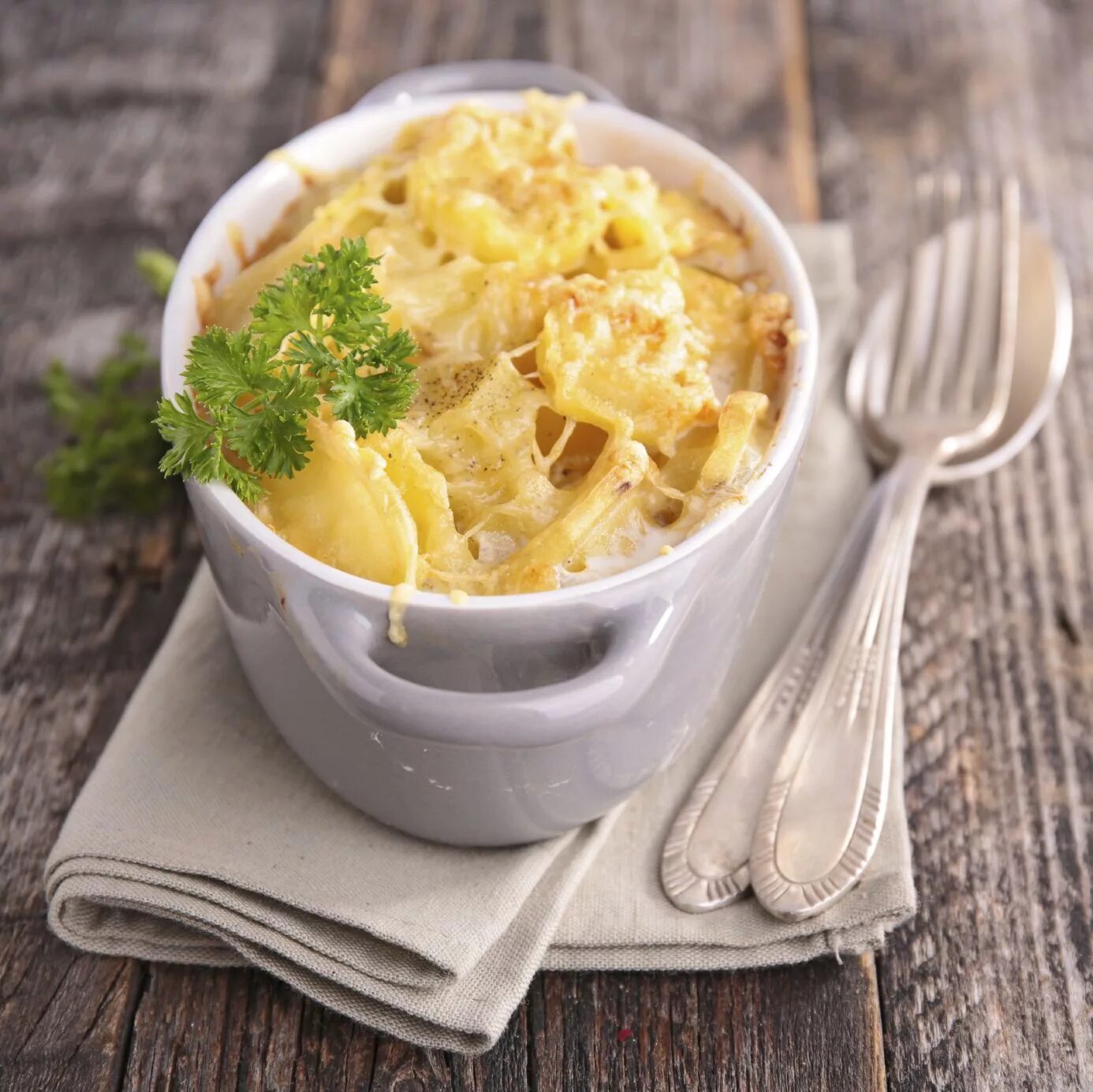 Гратен дофинуа. Gratin dauphinois. Картофель Дофинуа. Картофель гратен. Картофель гратен Дофинуа.