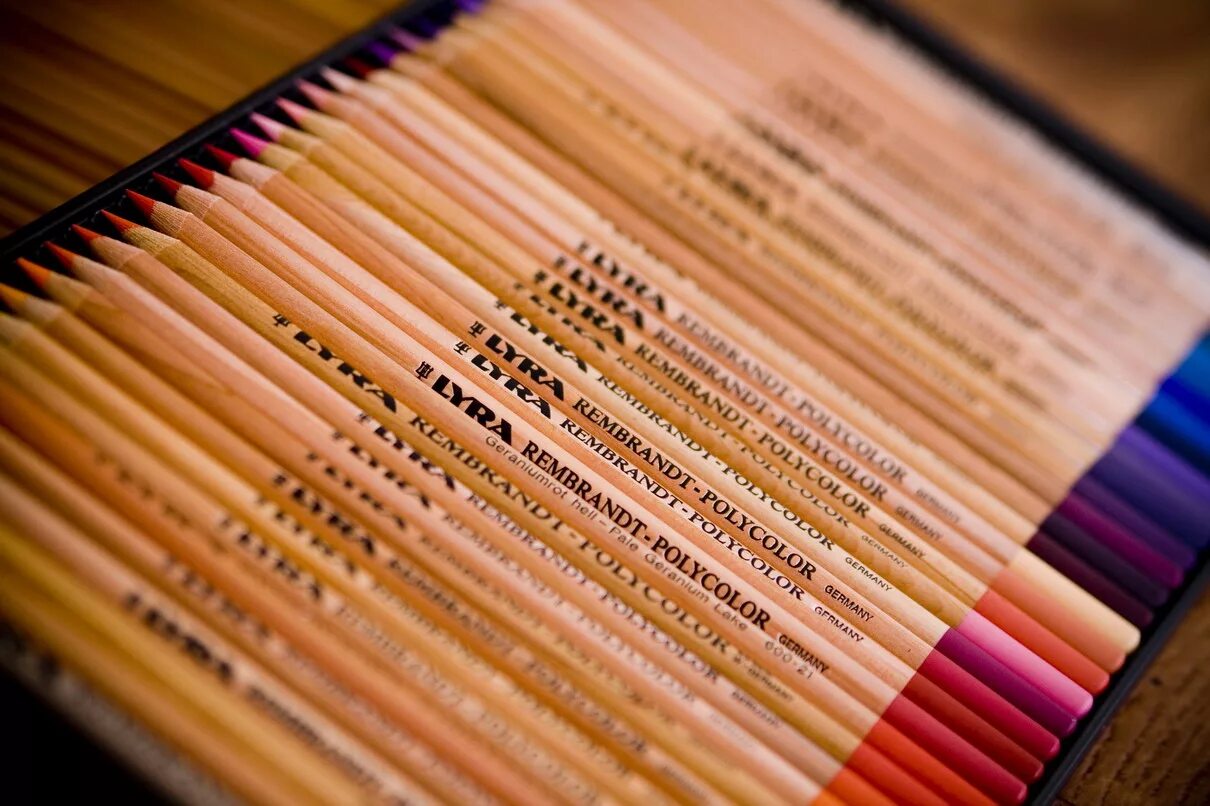 Покажи какие карандаши. Lyra Rembrandt Polycolor. Карандаши. Эстетика карандашом. Цветные карандаши Эстетика.