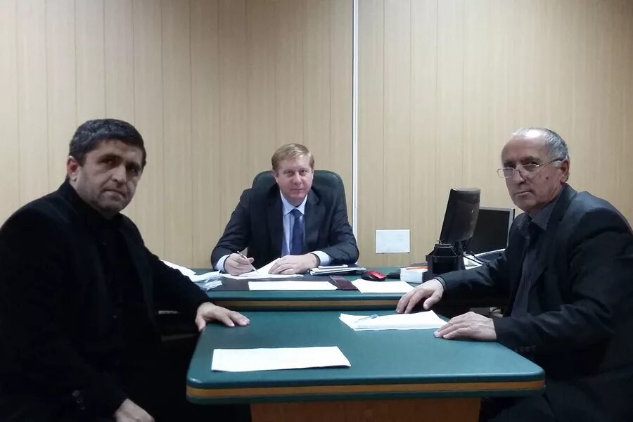 город избербаш улица пушкина. налоговая избербаш. учакаев руслан алиасхабович. фото администрации г. начальник налоговой службы избербаш.