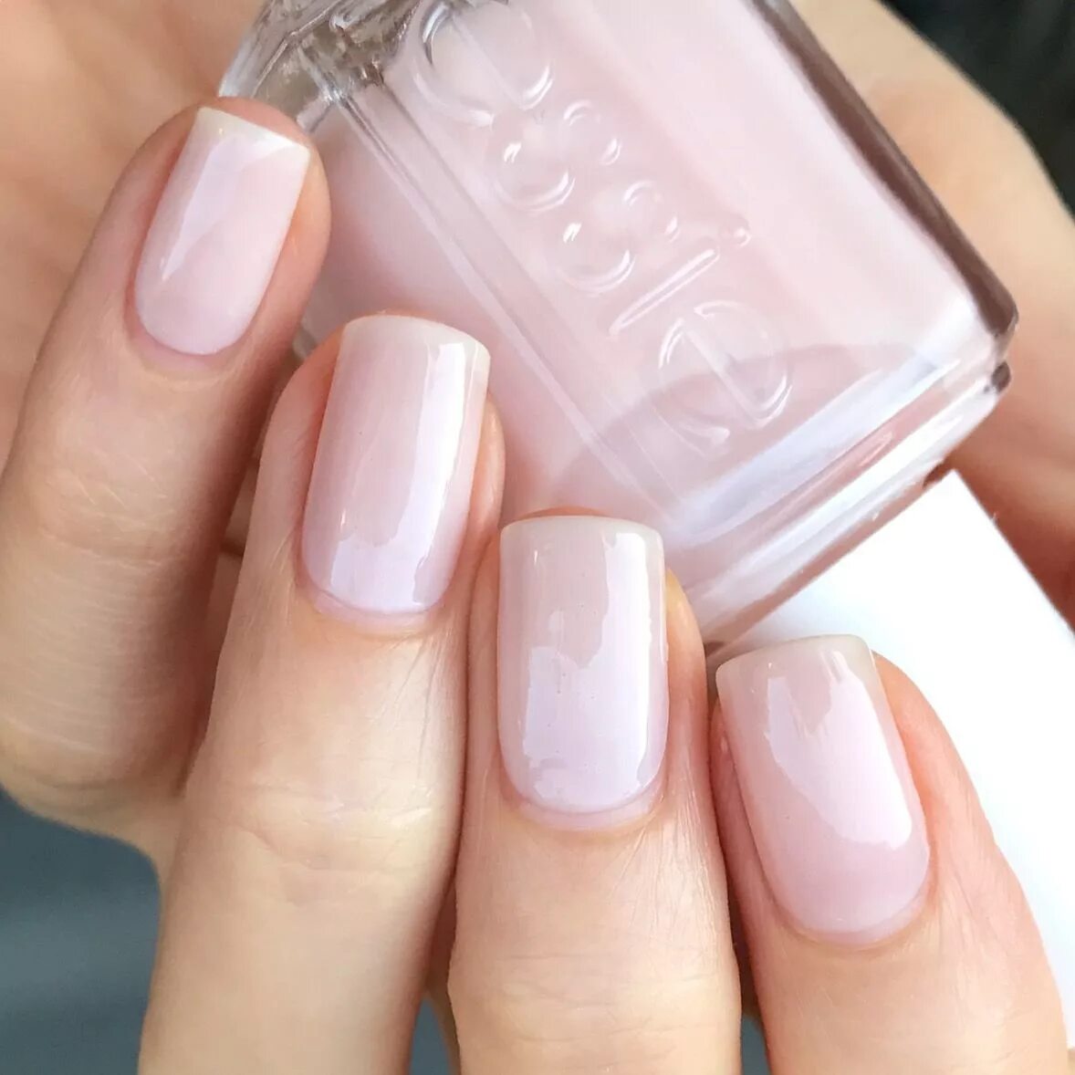 Лак Эсси молочно розовый. Essie нюдовые лаки. Лак Essie молочный. Лак Essie полупрозрачный. Прозрачно розовый лак