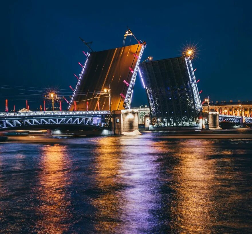 Впервые в санкт петербурге. Дворцовый разводной мост в санкт-петербурге. разводной мост в санкт-петербурге дворцовый мост. разводные мосты в санкт-петербурге 2025.