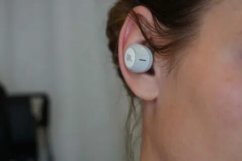 Jbl одно ухо не работает