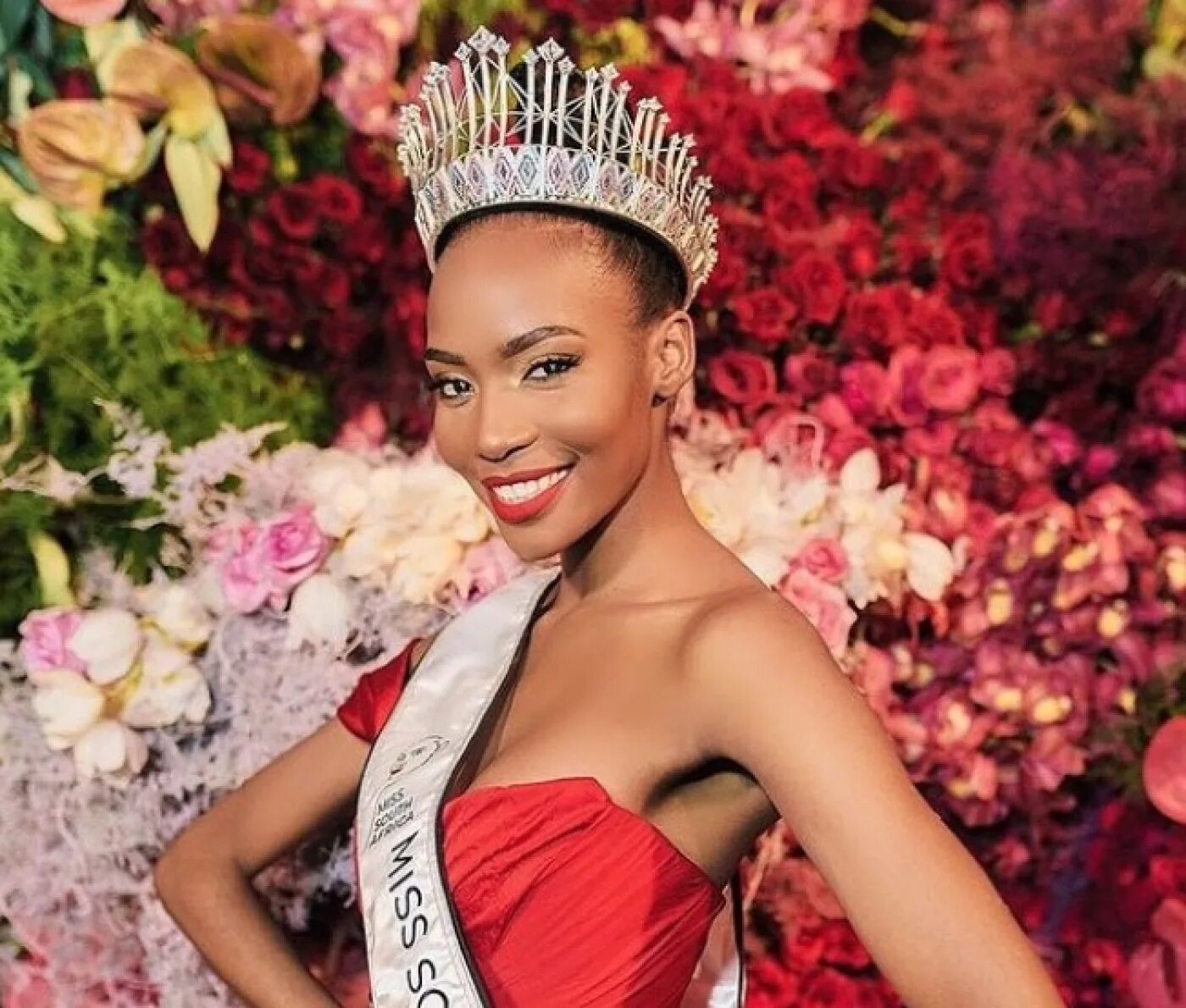 Мисс вселенная 2019. Мисс африка 2023. Лалэла мсване - мисс южная африка 2021. Miss africa. Мисс африка 2023.
