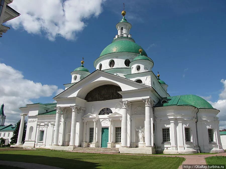 Церкви классицизма. Православный храм классицизм. Церковь классицизм в России. Классицизм стиль Церковь Омск. Московский классицизм храмы.