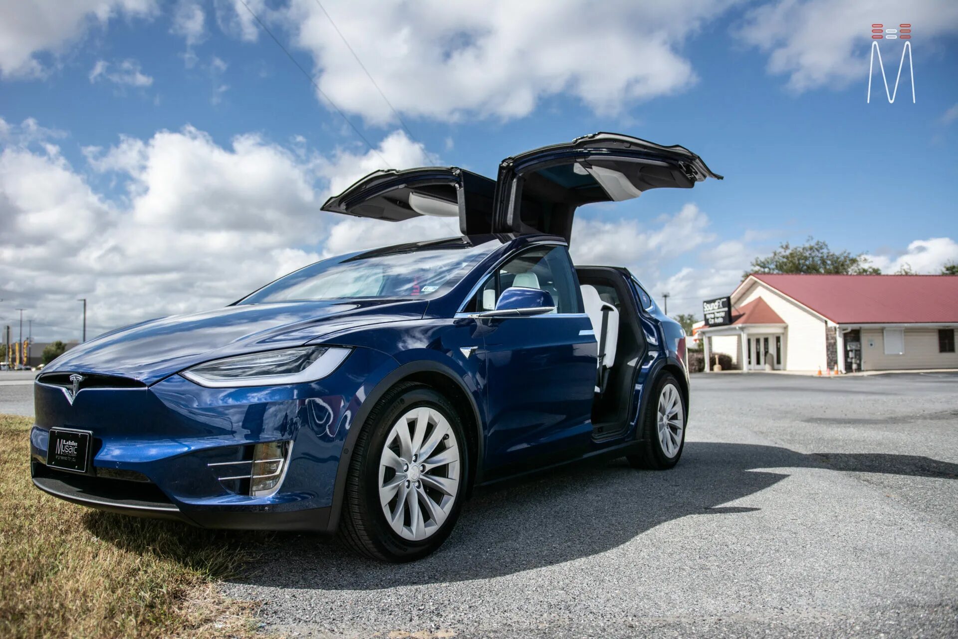 Купить машину 2019 года. Tesla x 2019. Tesla fx40a. Тесла машина 2022. Машины из Америки Тесла.