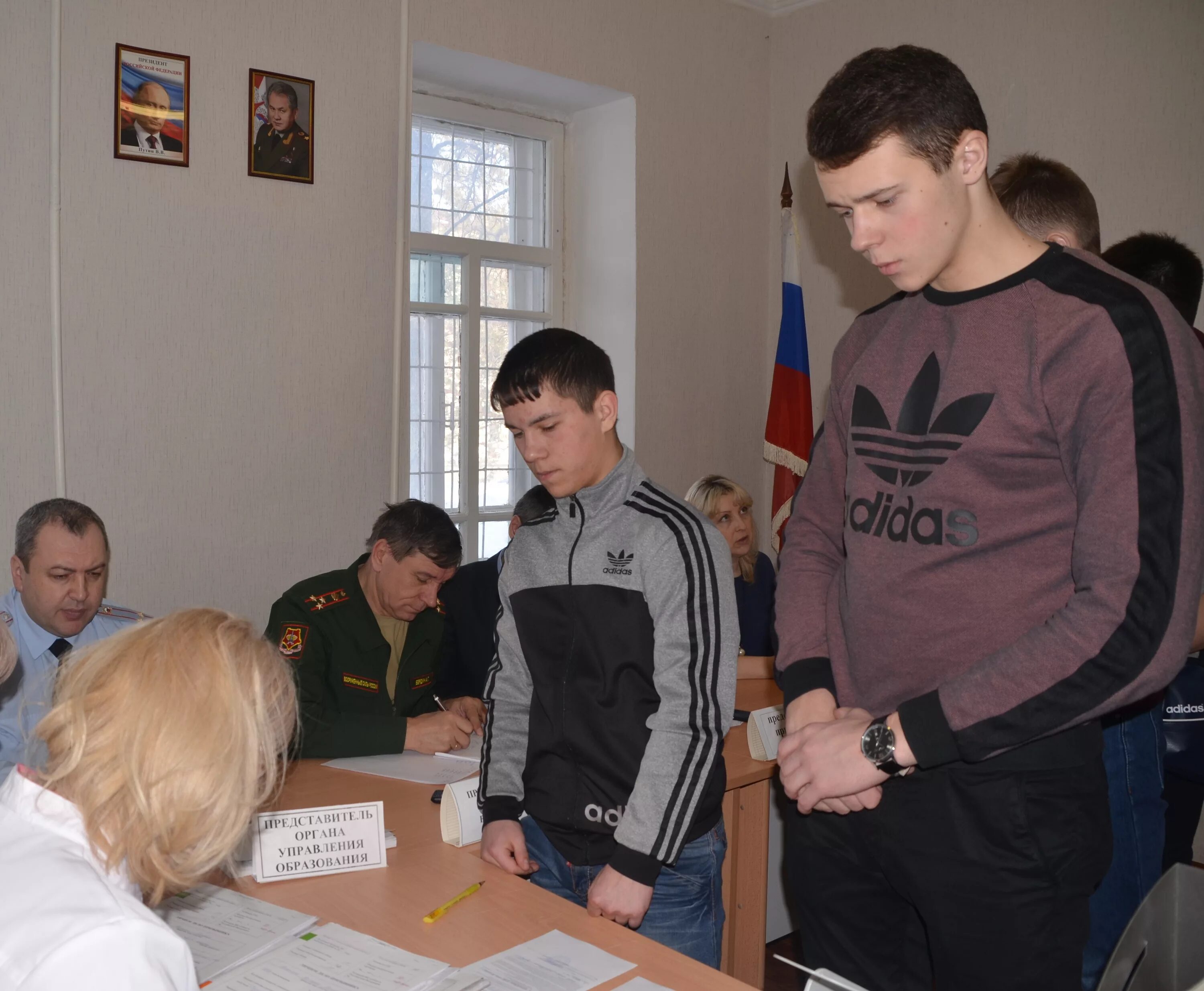 Военкомат тобольск. Бердин тобольск военкомат. Военкомат тобольск. Военкомат тобольск. Военный комиссар тобольска.