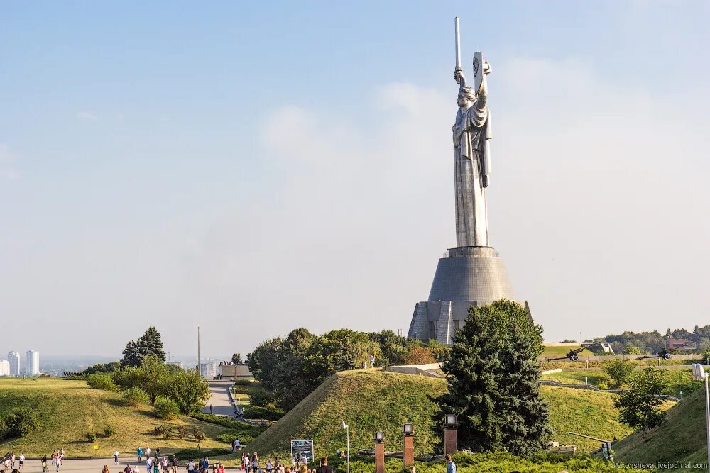 монумент битва за днепр киев. киевский мемориал великой отечественной войны. национальный музей великой отечественной войны 1941-1945 украина. киев город герой мемориал. мемориалы киева.